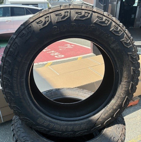 (USAGÉ) 4 Pneus Goodyear Territory LT265/60R20 MT 6 plis. #LT265/60r20 Goodyear Territory MT 6 plis