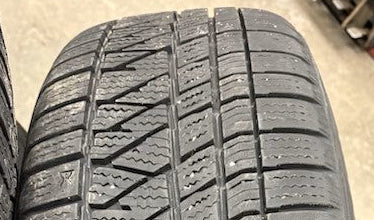 (USAGÉ) 4 Pneus hiver Khumo Wintercraft WS71 245/60R18 sur roues d'acier. Usure 9/32. Pour Equinox EV et Blazer à essence de 2024 à 2026. #P245/60R18 Wintercraft WS71