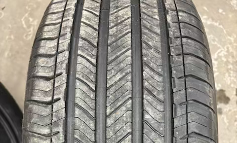 (USAGÉ) 4 Pneus Michelin Primacy all saison 235/50r20, usure 8/32. #P235/50r20 Michelin Primacy all saison