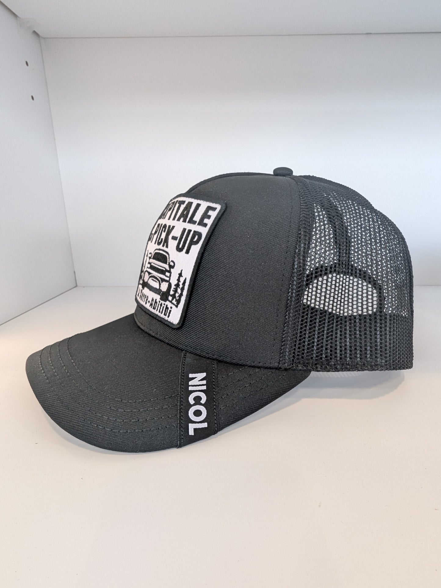 Casquette noire (palette courbée)