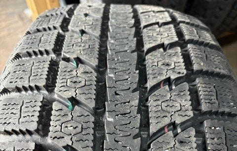 (USAGÉ) 4 Pneus Toyo Observe 235/50R19 (HIVER). Usure 9/32. #P235/50R19 Toyo Observe