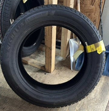 (USAGÉ) 1 Pneu Michelin X-ICE 235/55R20 (HIVER), usure 8/32. # P235/55R20 Michelin X-ICE