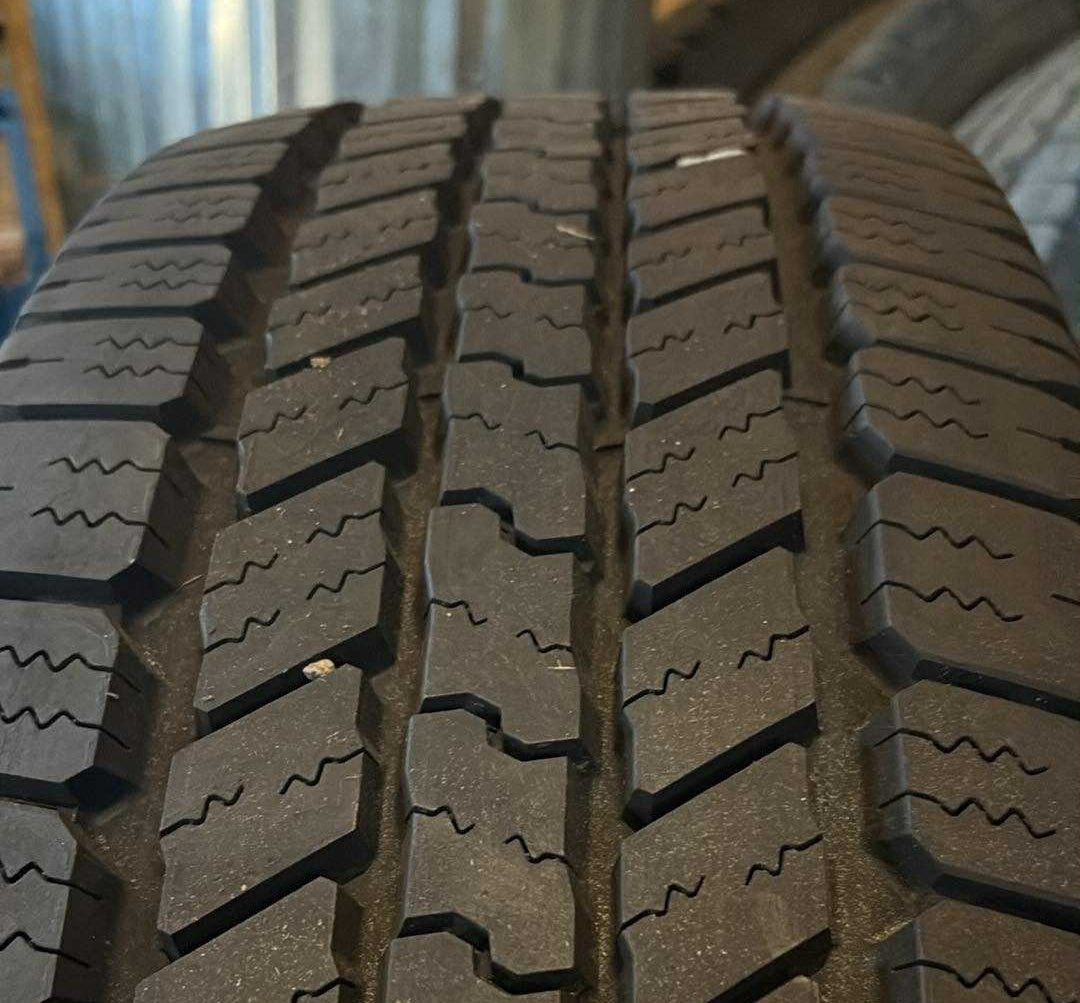 (USAGÉ) 2 Pneus Goodyear Wrangler SR/A LT265/70r18, usure 10/32. #LT265/70R18 GY Wrangler SR/A