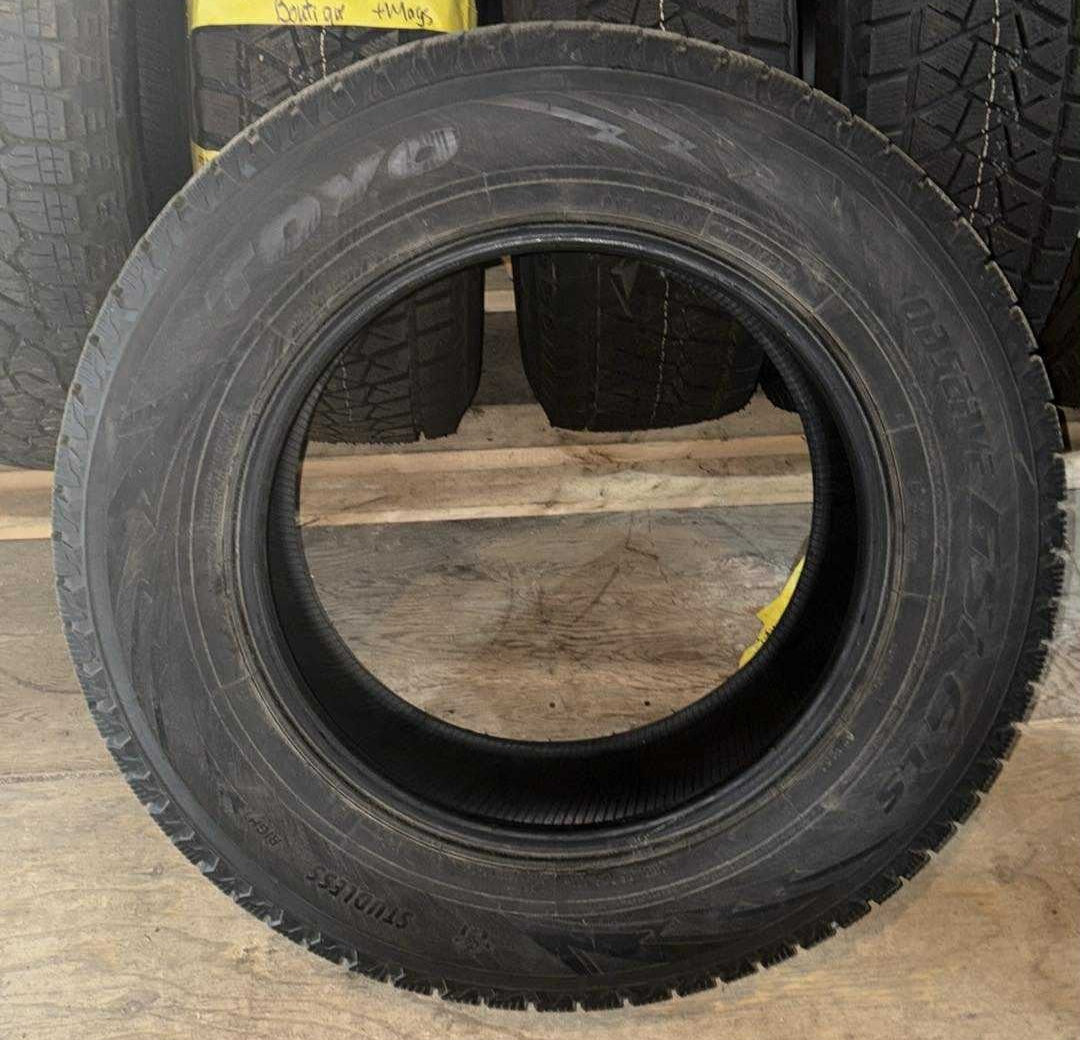 (USAGÉ) 4 Pneus Toyo Observe 255/65R18 (HIVER), usure 7/32. #P255/65R18 Toyo Observe GSI-6