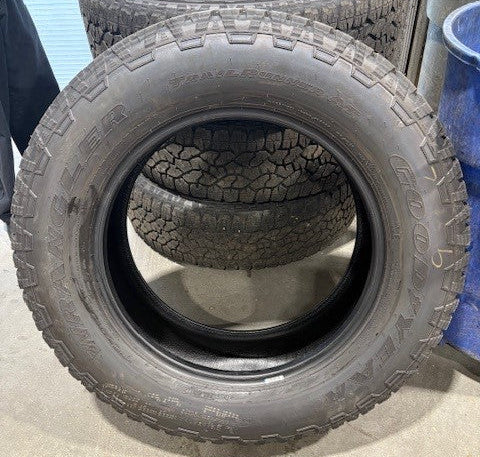 4 Pneus (Take off) LT275/65R20 GY Wrangler Trailrunner 10 plis, homologués hiver. # LT275/65R20 GY Wrangler Trailrunner 10 plis