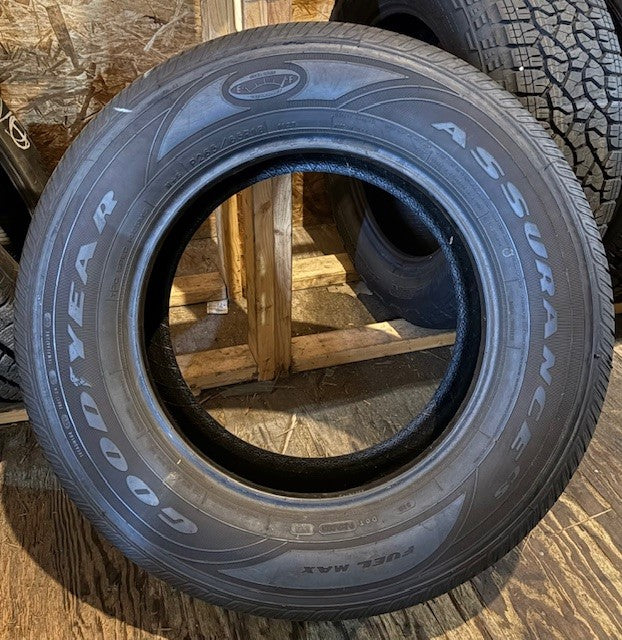 (USAGÉ) 1 Pneu Goodyear assurance 265/65r18, été, usure 6-7/32. # P265/65R18 GY ASSURANCE