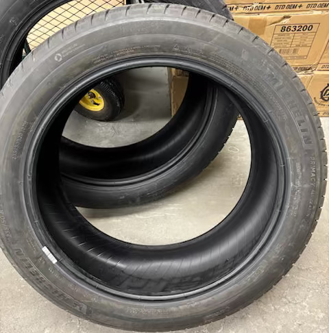 (USAGÉ) 4 Pneus Michelin Primacy all saison 235/50r20, usure 8/32. #P235/50r20 Michelin Primacy all saison