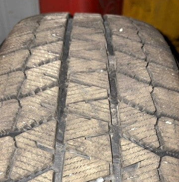 (USAGÉ) Pneus Bridgestone Blizzak 215/55R18 (HIVER), usure 9/32. # P215/55R18 Bridgestone Blizzak