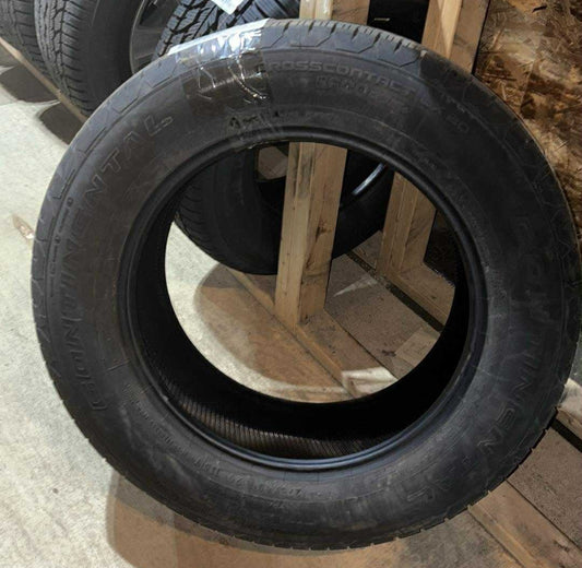 (USAGÉ) 4 Pneus Continental Crosscontact 275/60R20, usure 10/32. #P275/60R20 Continental Crosscontact