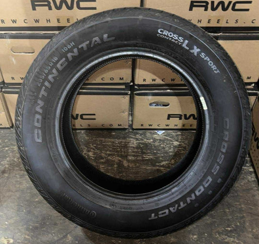 (USAGÉ) 8 Pneus Continental Crosscontact 235/65R18, usure 8/32. #P235/65R18 Continental Crosscontact