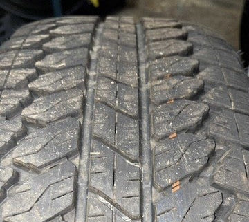 (USAGÉ) 3 Pneus Bridgestone Dueler 275/60R20, usure 7-8/32. # P275/60R20 Bridgestone Dueler