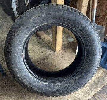 (USAGÉ) 4 Pneus Nokian Hakkapeliitta 265/60r18 (HIVER), usure 8/32. #P265/60R18 Nokian Hakk
